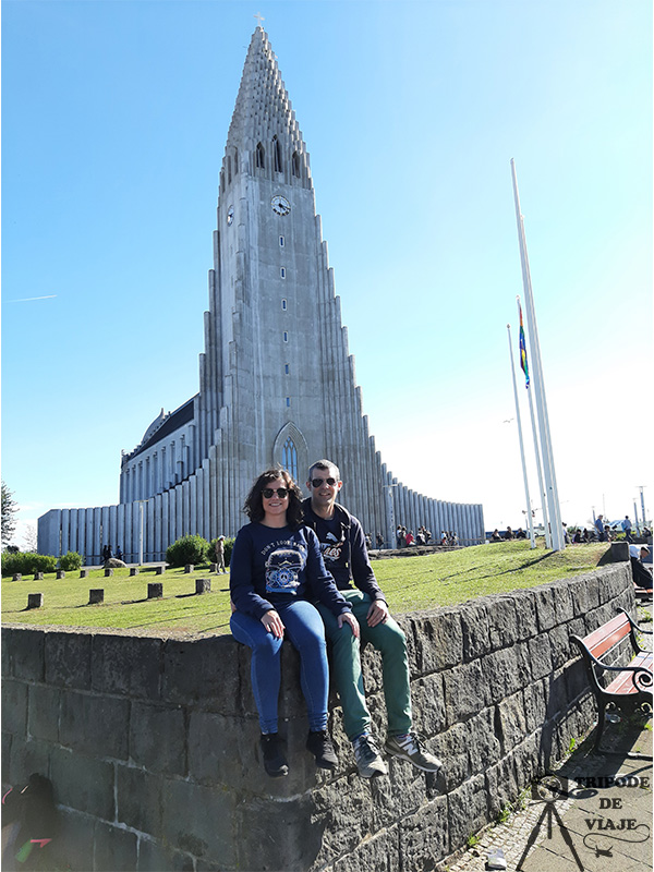 Hallgrimskirkja de fondo