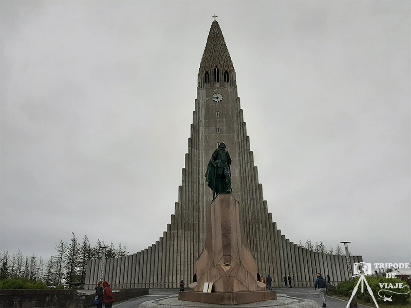 Hallgrímskirkja, ruta de 14 días por Islandia.